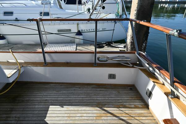 32ft Grand Banks Yacht For Sale