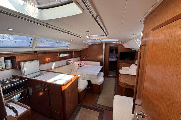 49ft Beneteau Yacht For Sale