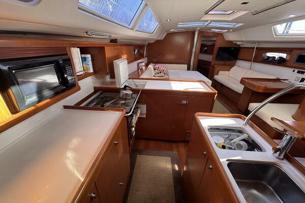 49ft Beneteau Yacht For Sale
