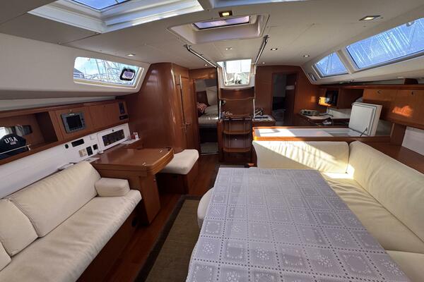 49ft Beneteau Yacht For Sale