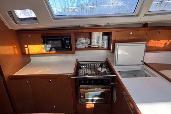 49ft Beneteau Yacht For Sale