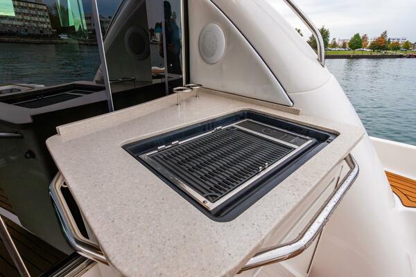 Sea Breeze 60ft Sea Ray Yacht For Sale