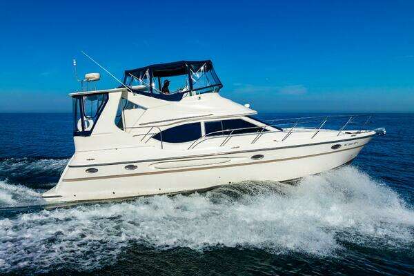 Photo of the 1999 Maxum 4100 SCA Motor Yacht