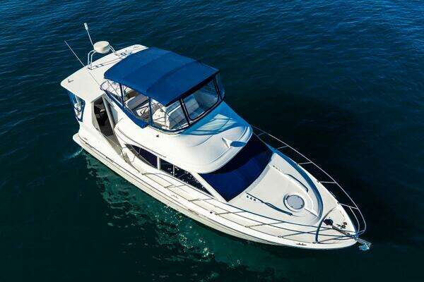 Photo of the 1999 Maxum 4100 SCA Motor Yacht