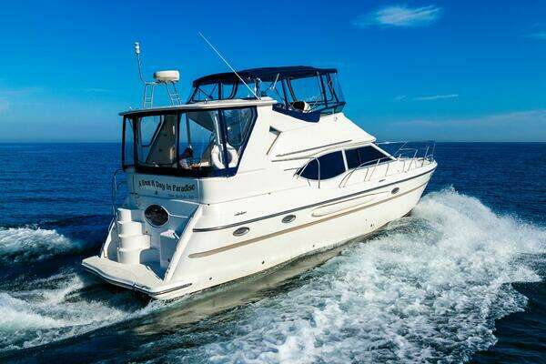 Photo of the 1999 Maxum 4100 SCA Motor Yacht
