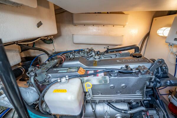 32ft Luhrs Yacht For Sale