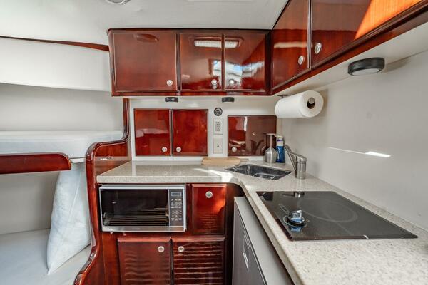 32ft Luhrs Yacht For Sale