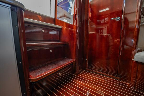 32ft Luhrs Yacht For Sale