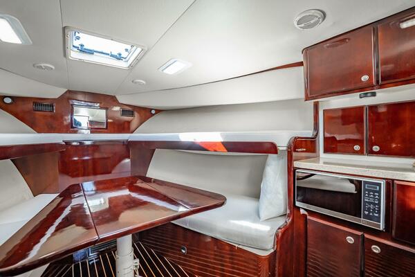 32ft Luhrs Yacht For Sale