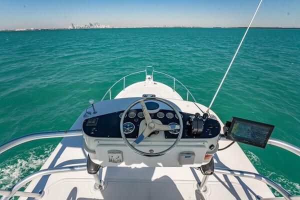 32ft Luhrs Yacht For Sale