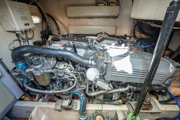 32ft Luhrs Yacht For Sale