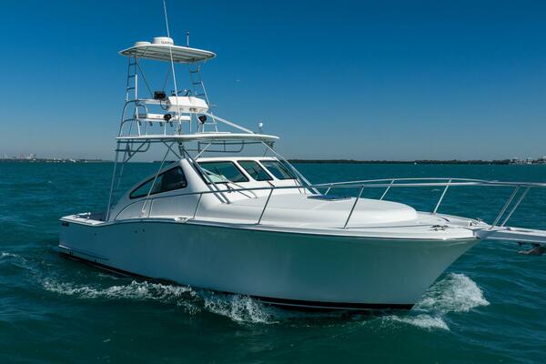 32ft Luhrs Yacht For Sale