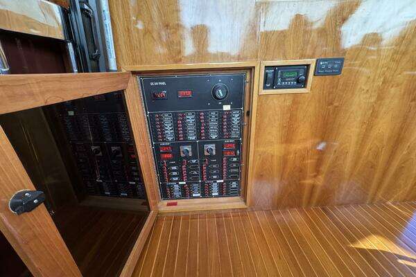 Altima 55 Pilothouse Yacht For Sale