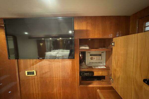 Altima 55 Pilothouse Yacht For Sale