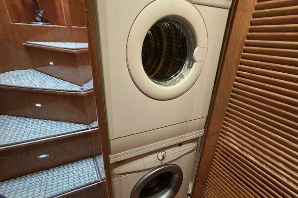 Altima 55 Pilothouse Yacht For Sale