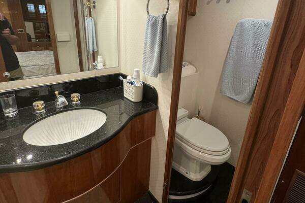 Altima 55 Pilothouse Yacht For Sale