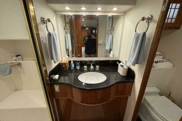 Altima 55 Pilothouse Yacht For Sale