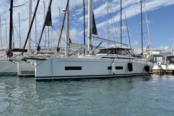 2023 Amel 50 REVIVER portside forward quarter