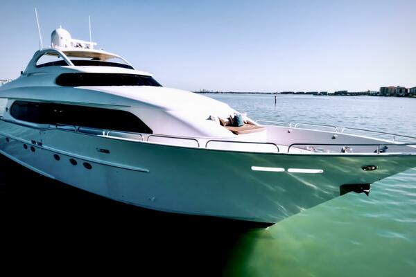 Serendipity 94ft Lazzara Yachts Yacht For Sale