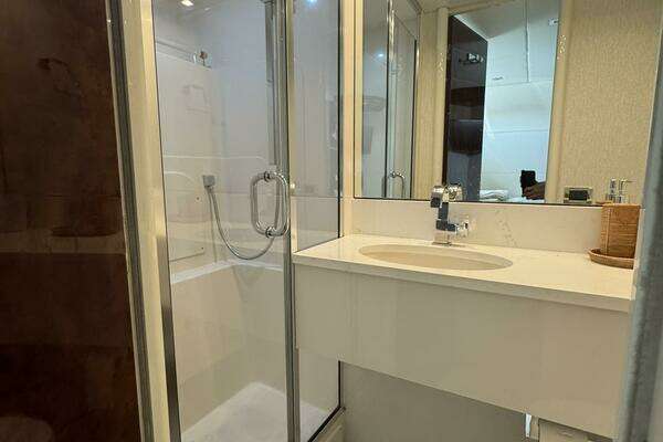 Lazzara Yachts 94 Motor Yacht Yacht For Sale