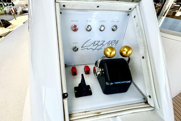 Serendipity 94ft Lazzara Yachts Yacht For Sale