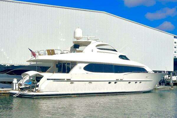 Lazzara Yachts 94 Motor Yacht Yacht For Sale