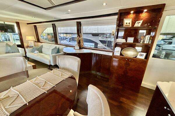 Lazzara Yachts 94 Motor Yacht Yacht For Sale