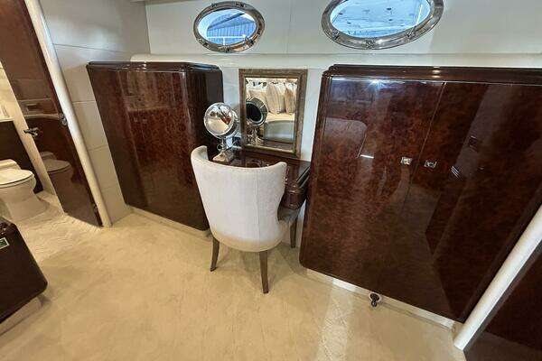 Lazzara Yachts 94 Motor Yacht Yacht For Sale