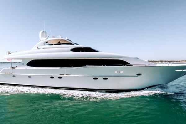 Serendipity 94ft Lazzara Yachts Yacht For Sale