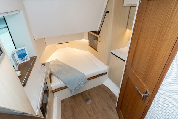 34ft Regal Yacht For Sale