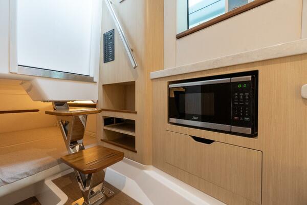 34ft Regal Yacht For Sale