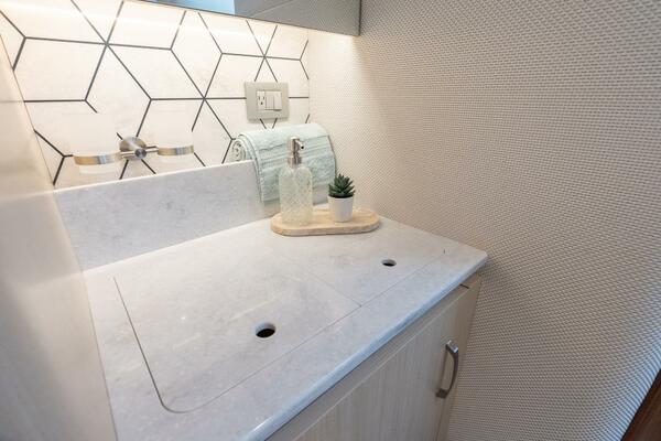 34ft Regal Yacht For Sale