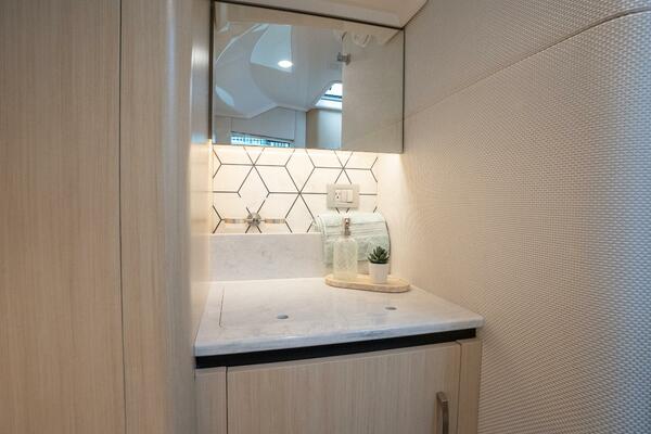 34ft Regal Yacht For Sale