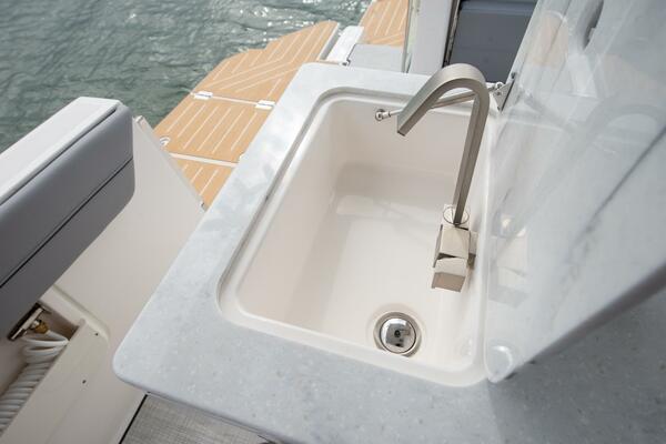 34ft Regal Yacht For Sale