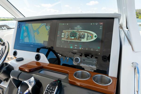 34ft Regal Yacht For Sale