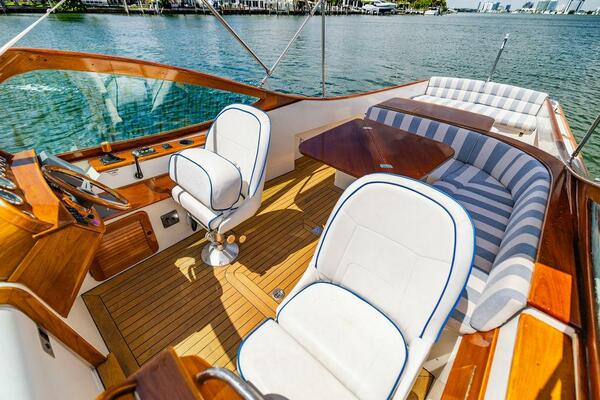Tira Bella 30ft Hinckley Yacht For Sale