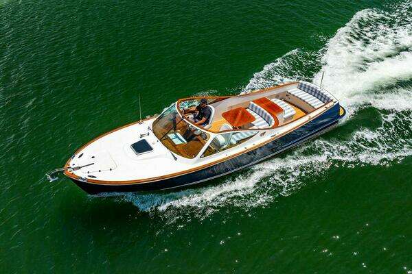 Hinckley Talaria 29 R Yacht For Sale