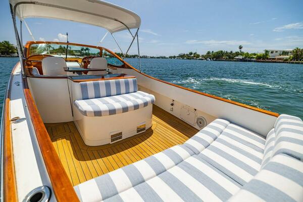 Tira Bella 30ft Hinckley Yacht For Sale
