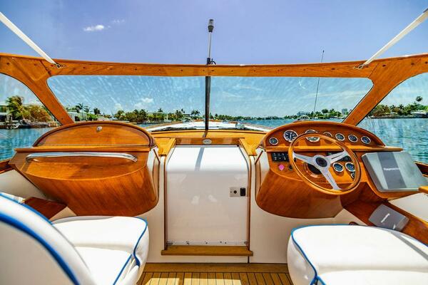 Tira Bella 30ft Hinckley Yacht For Sale