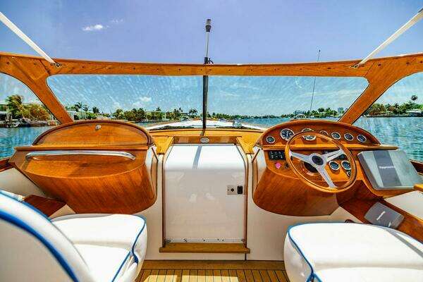 Hinckley Talaria 29 R Yacht For Sale