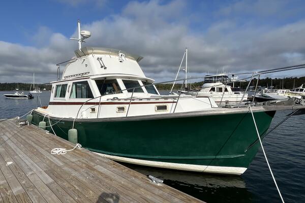 1986 Wilbur 38 Flybridge Cruiser