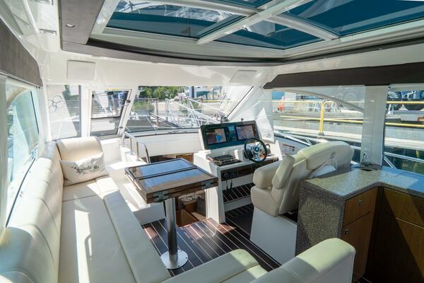 Cruiser Yachts 48   EPIC (30)