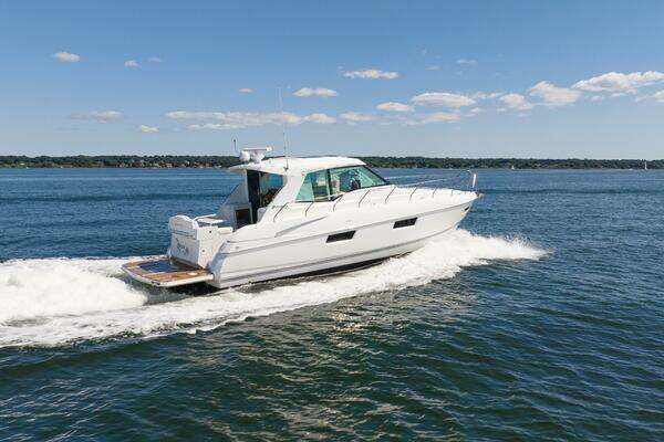 Cruisers Yachts 48 Cantius Yacht For Sale