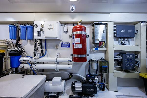 Viking 64 - Big Blue - Engine Room