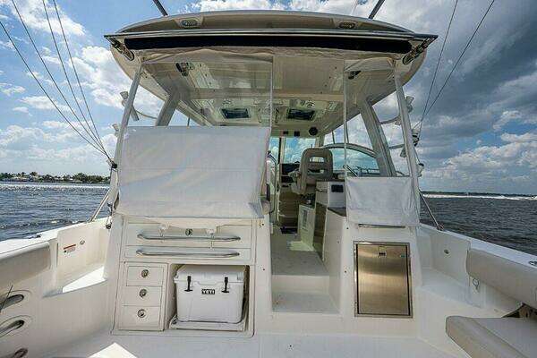 Boston Whaler 345 Conquest Yacht For Sale