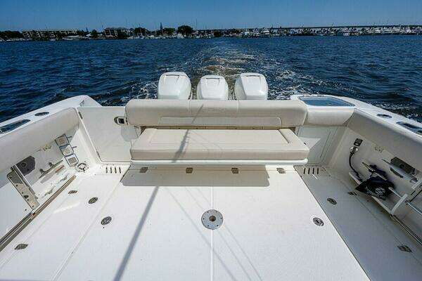Boston Whaler 345 Conquest Yacht For Sale