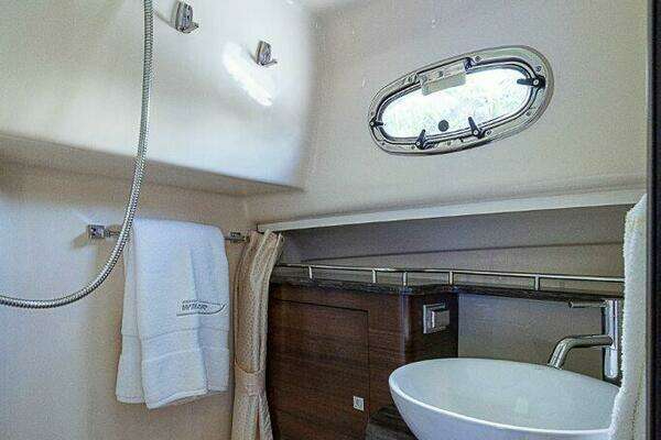 Boston Whaler 345 Conquest Yacht For Sale