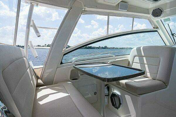 Boston Whaler 345 Conquest Yacht For Sale