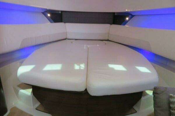 Boston Whaler 345 Conquest Yacht For Sale