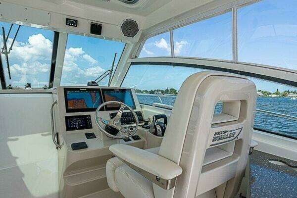 Boston Whaler 345 Conquest Yacht For Sale